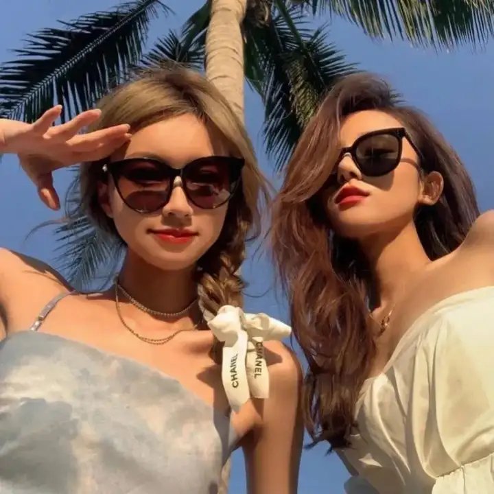 艳女新装